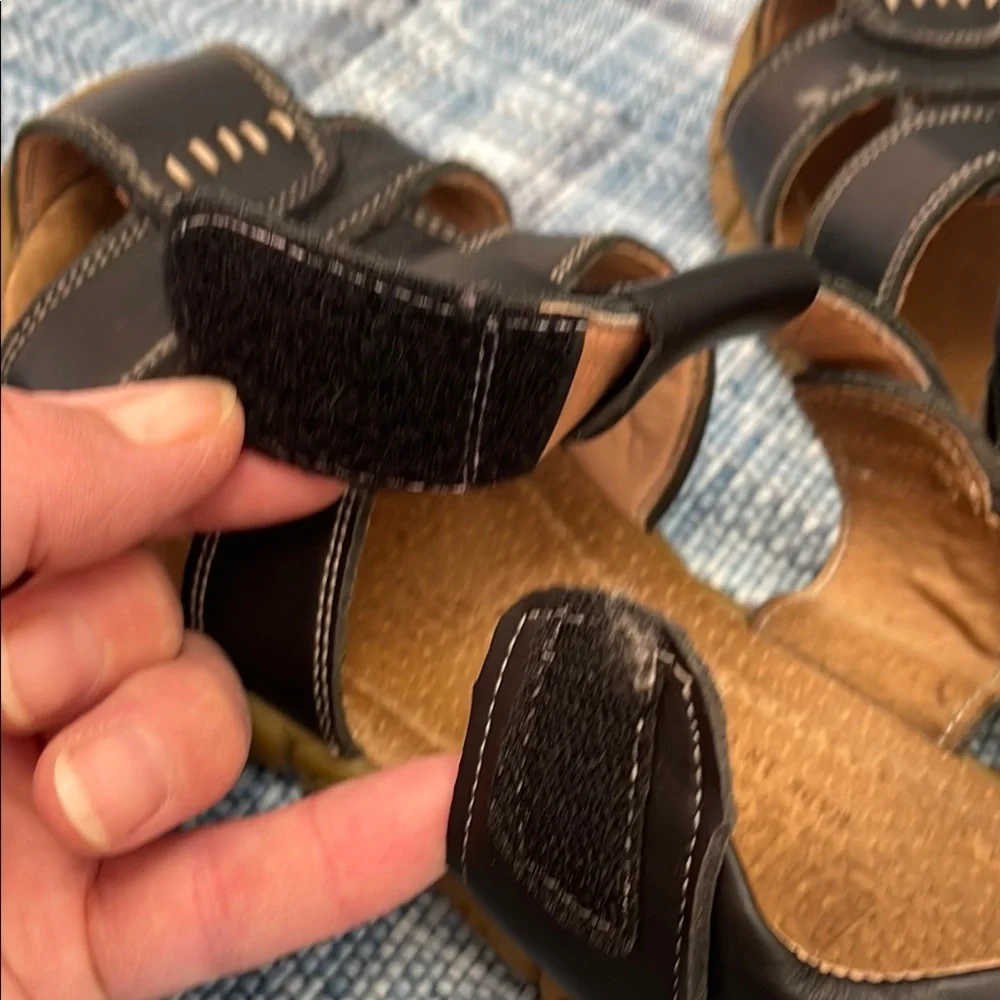 Kids Black Leather Strappy Sandals Barely Used Size 1